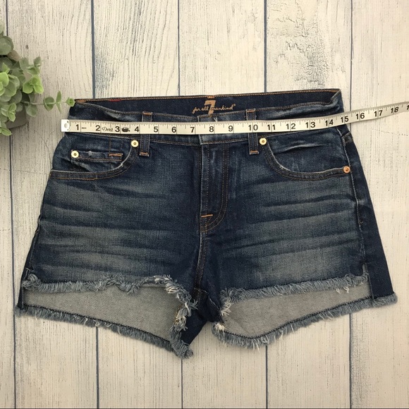 7FAM Cut Off Shorts in Bondi Beach